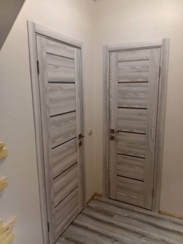 Установка межкомнатной двухстворчатой двери