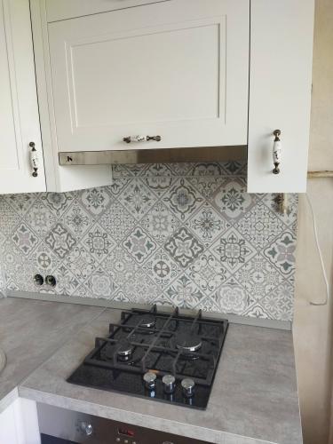 Установка и подключение встраиваемого электрического духового шкафа Уменьшение глубины/высоты/ширины шкафа Выпил одного отверстия/углубления/присадка под петлю в материалах ДСП/Массив