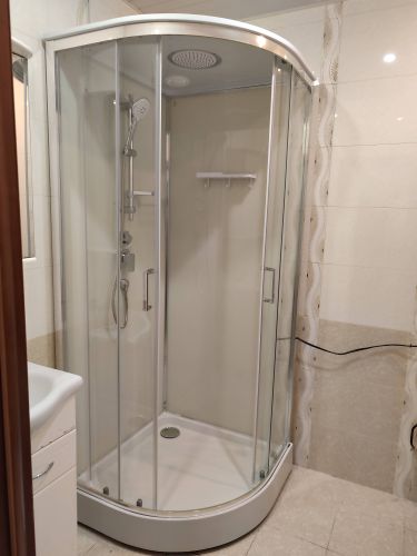 Установка душевой кабины шириной до 90 см