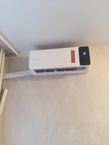 Установка сплит системы 7-9 kBTU (одноэтапный монтаж)