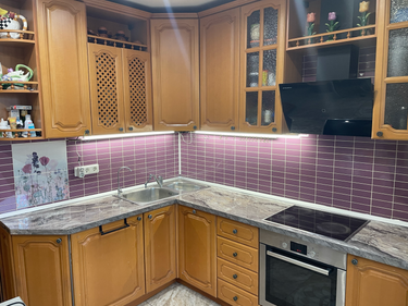 Установка столешницы ДСП Установка и подключение врезной мойки Установка и подключение смесителя