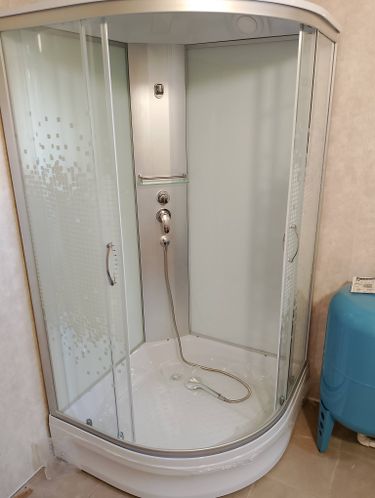 Установка душевой кабины шириной до 100 см