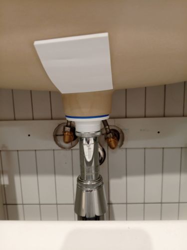 Установка смесителя (на готовые коммуникации)