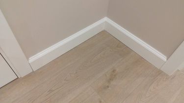 Монтаж деревянного/мдф плинтуса