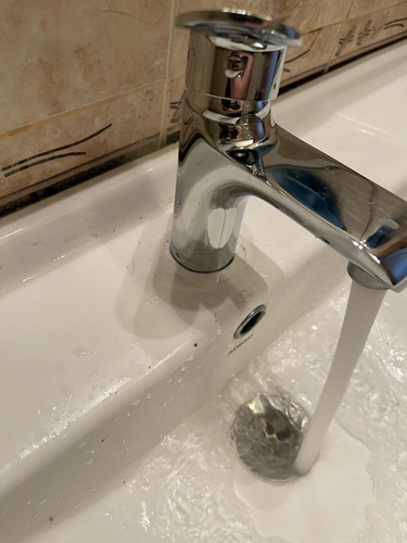 Установка смесителя (на готовые коммуникации)