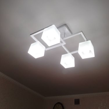 Установка люстры в сборке