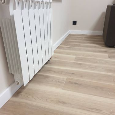 Монтаж пластикового плинтуса