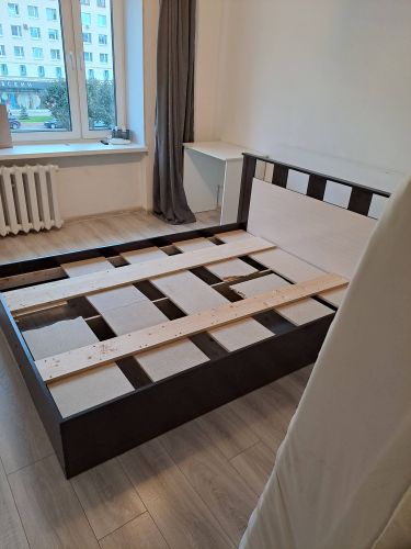 Заменены сломанные деревянные ламели, укреплена конструкция, устранены дефекты каркаса, обновлены крепления, улучшена устойчивость и надежность спального места.