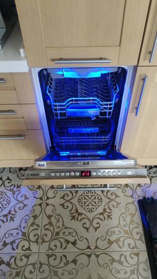 Проведена замена нагревательного элемента в посудомоечной машине. Устройство разобрано, старый компонент удалён, установлен новый, проверена работоспособность, всё функционирует исправно.