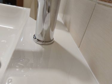 Демонтаж раковины Демонтаж смесителя