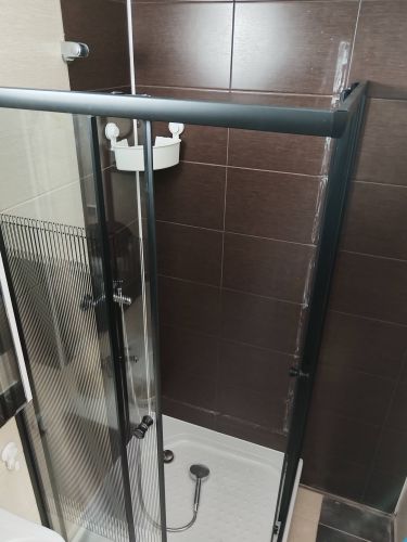 Установка душевой кабины шириной до 90 см