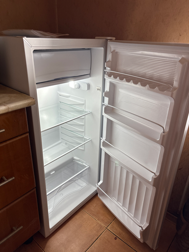 Установка и подключение встраиваемого холодильника