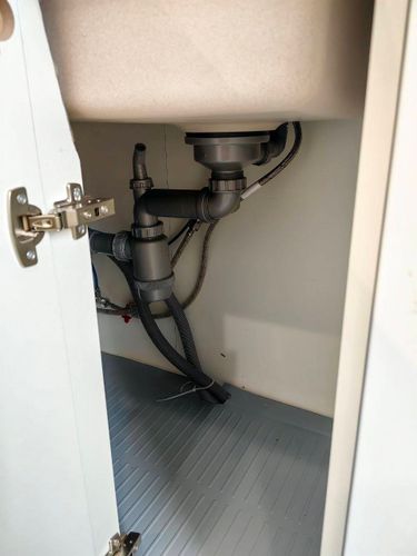 Установка столешницы ДСП Установка и подключение встроенной посудомоечной машины Установка и подключение электрической варочной поверхности