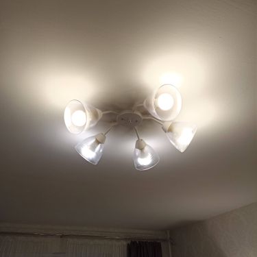 Установка люстры в сборке