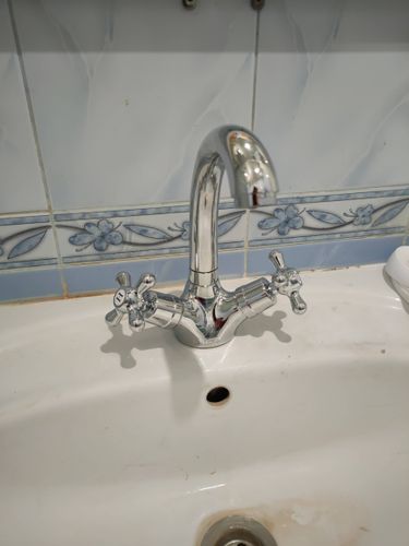 Установка смесителя (на готовые коммуникации)