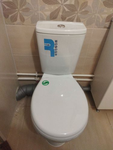 Установлено сантехническое оборудование, подключены коммуникации, проверена герметичность соединений, выполнена фиксация к полу, произведена регулировка сливного механизма, проведена уборка.