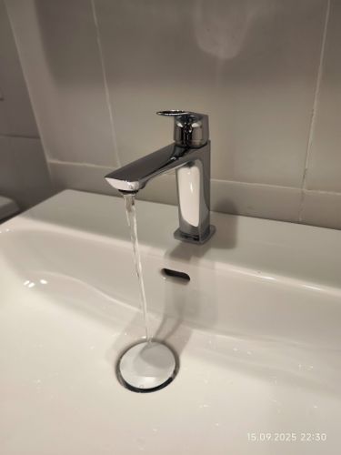 Установка смесителя (на готовые коммуникации)