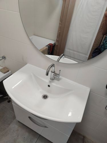 Установлен новый запорный механизм, обеспечивающий надежное перекрытие потока воды. Проведена проверка герметичности соединений, устранены возможные протечки, обновлена система подачи жидкости.