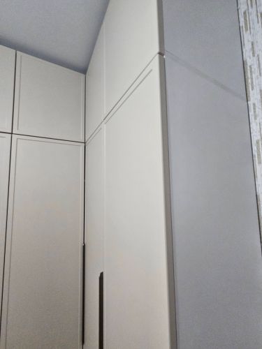 Установка и регулировка распашной двери