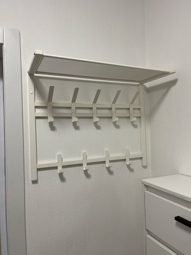 Сборка и установка настенной вешалки