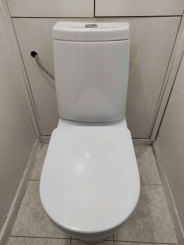 Установлено новое сантехническое оборудование, подключены коммуникации, герметизированы стыки, проверена функциональность. Обновление завершено, обеспечена надежная эксплуатация.