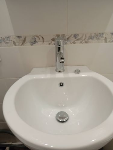 Установка раковины на пьедестале/полупьедестале