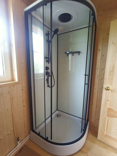 Установка душевой кабины шириной до 90 см