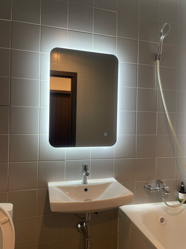 Монтаж зеркала с подсветкой