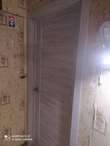 Установлена складная конструкция, закреплены направляющие, отрегулированы петли, проверена плавность движения, обеспечена надежная фиксация, выполнена отделка проема.