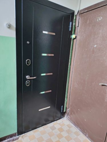 Установка входной двери весом до 95 кг