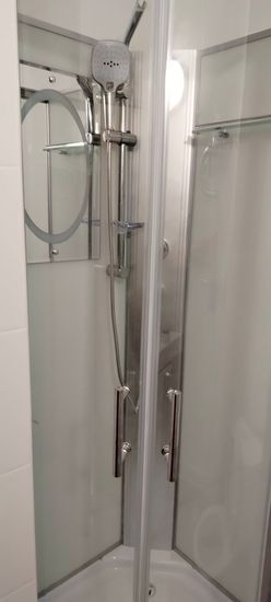 Установка душевой кабины шириной до 90 см