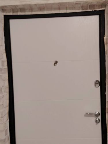 Установка входной двери весом до 95 кг