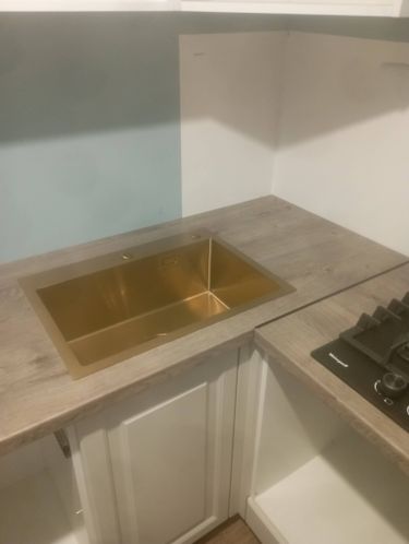 Выпил одного отверстия/углубления/присадка под петлю в материалах ДСП/Массив Продольный пил столешницы ДСП/Массив Установка столешницы ДСП