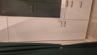 Замена фасадов Установка и подключение встраиваемого холодильника Установка карниза