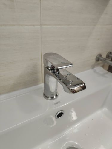 Установка смесителя (на готовые коммуникации)