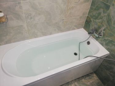 Установка акриловой ванны