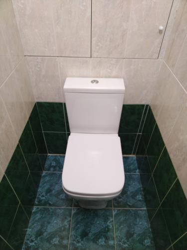 Установка напольного унитаза