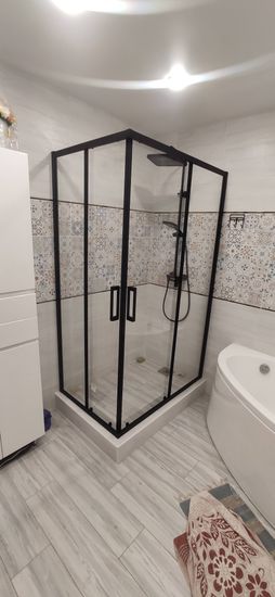 Установка душевого уголка шириной до 150 см