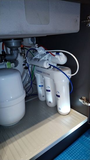 Замена картриджа в системе фильтрации