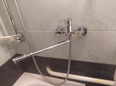 Установка смесителя (на готовые коммуникации)