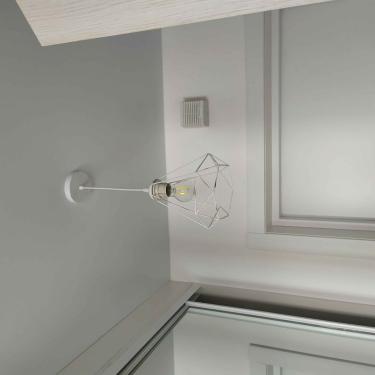 Изображение показывает завершённую работу по монтажу устройства для сушки полотенец. Установлено оборудование, подключено к сети, проверена функциональность.