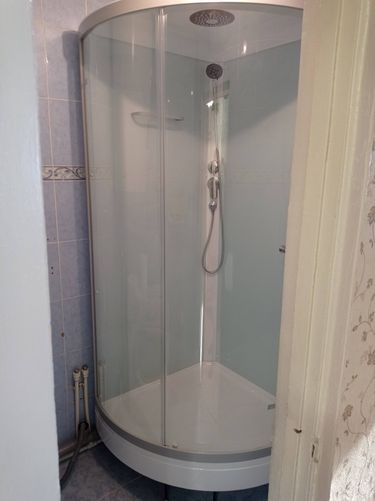 Установка душевой кабины шириной до 90 см