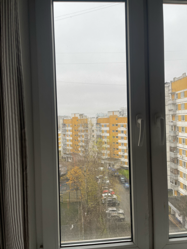 Заменены уплотнители, отрегулирована фурнитура, устранены сквозняки, восстановлена герметичность, проверена изоляция, улучшена звукоизоляция, смазаны механизмы, обновлены крепления.