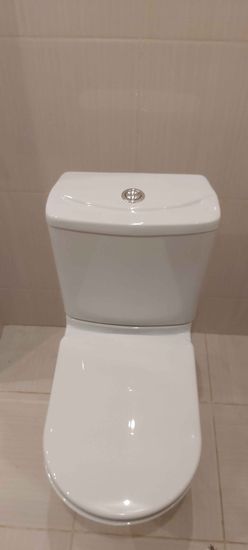 Установлено новое сантехническое оборудование, подключены коммуникации, проверена герметичность соединений, выполнена очистка рабочей зоны, обеспечена функциональность системы.