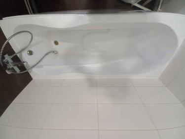 Удаление прибора учёта воды завершено. Проведены работы по отсоединению устройства, проверке герметичности соединений и восстановлению трубопровода. Участок подготовлен для дальнейших действий.