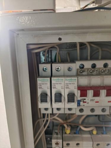 Установка и подключение автомата однополюсного