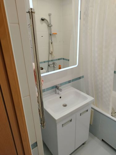 Установка комплекта: пенал + тумба +раковина + смеситель + зеркало