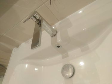 Установлен новый шаровой кран, обеспечивающий надежное функционирование системы. Старый элемент демонтирован, произведена проверка герметичности соединений, устранены возможные протечки.