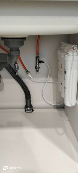 Установка проточного фильтра под мойку