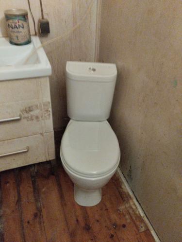 Проблема устранена, канализация очищена, вода свободно проходит. Использованы специальные инструменты для эффективного удаления препятствий, обеспечена нормальная работа системы.